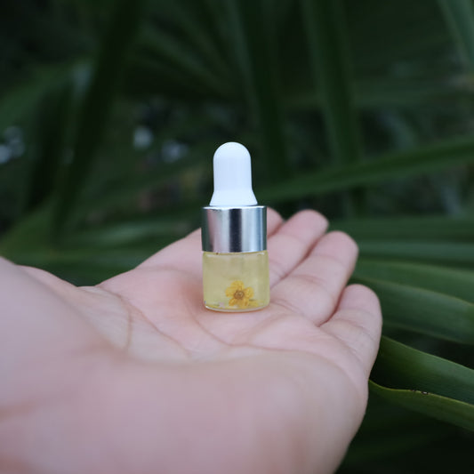 Grapefruit cuticle oil