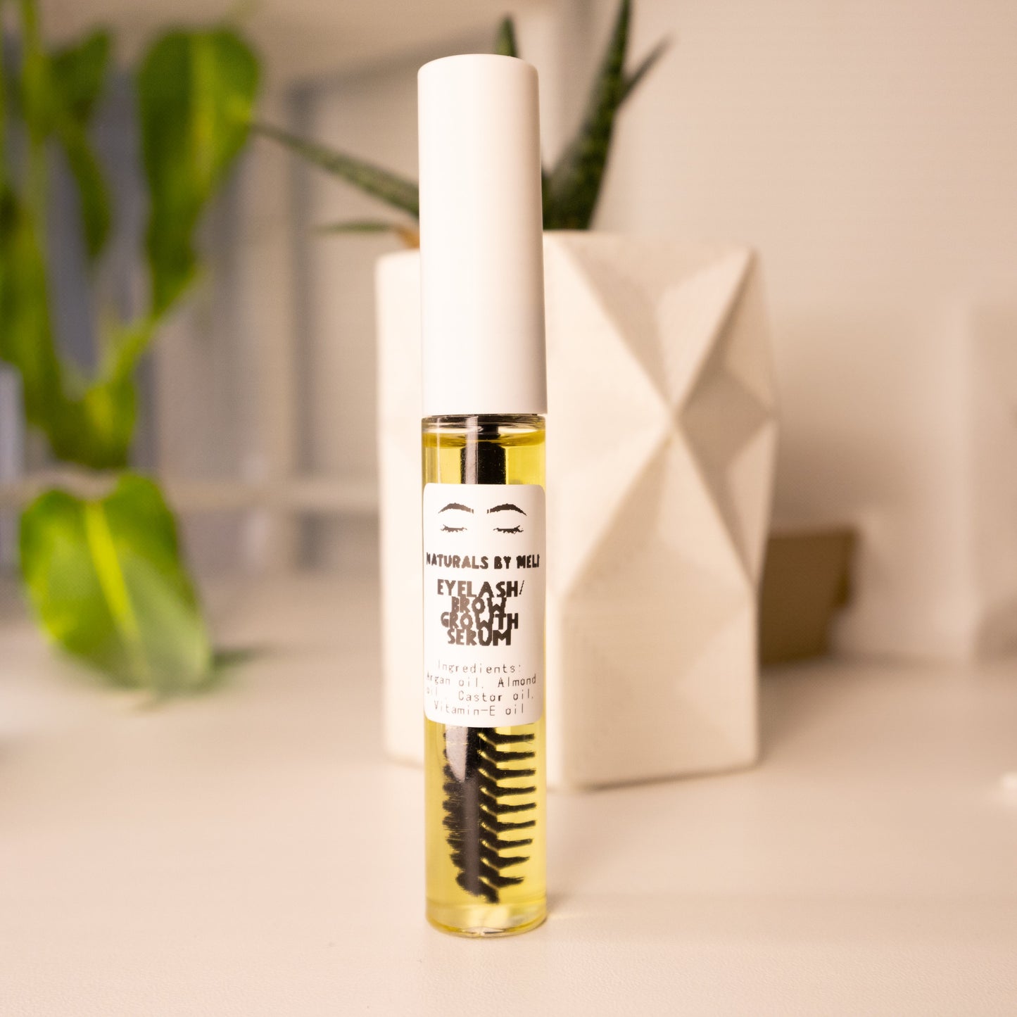 Suero para el crecimiento de pestañas y cejas